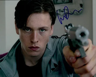 Harris Dickinson autograph