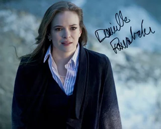 Danielle Panabaker autograph