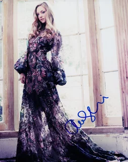 Amanda Seyfried autograph