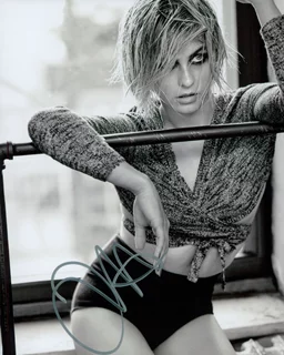 Julianne Hough autograph