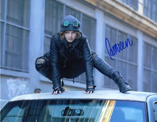 Camren Bicondova autograph