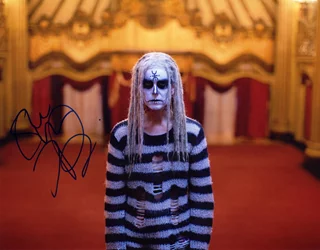 Sheri Moon autograph