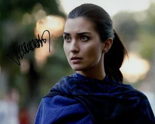 Tuba Buyukustun autograph
