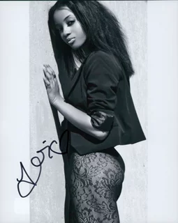 Joi Liaye autograph