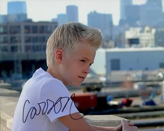 Carson Lueders autograph