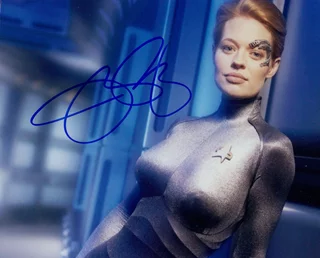 Jeri Ryan autograph