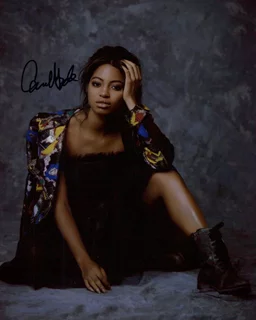 Camille Hyde autograph