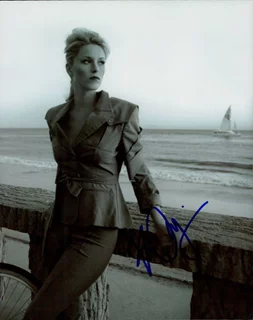 Kiera Chaplin autograph