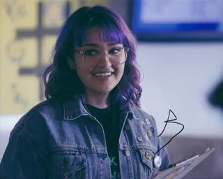 Ariela Barer autograph