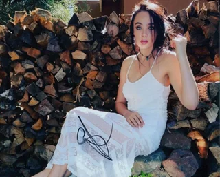 Stevie Lynn Jones autograph