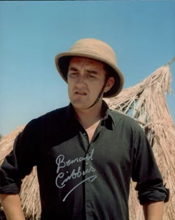 Bernard Cribbins autograph