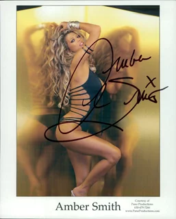 Amber Smith autograph