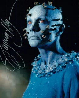 Virginia Hey autograph