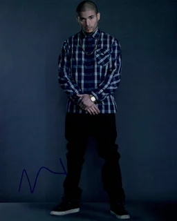 Miguel Gomez autograph