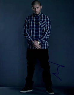 Miguel Gomez autograph