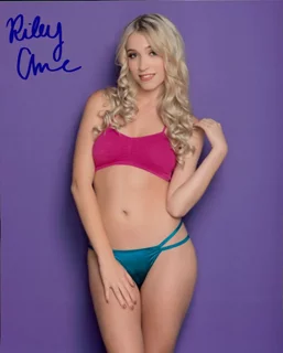 Riley Anne autograph