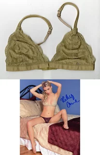 Riley Anne autograph