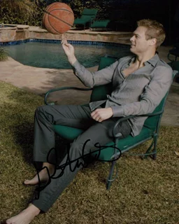 George Stults autograph