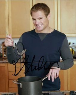 George Stults autograph