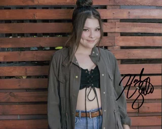 Hannah Zeile autograph