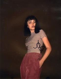 Ariela Barer autograph