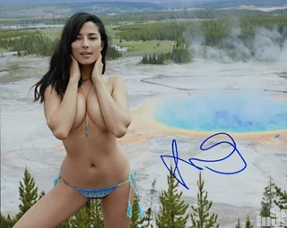 Jessica Gomes autograph