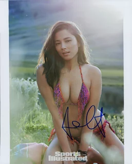 Jessica Gomes autograph