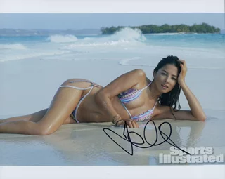 Jessica Gomes autograph