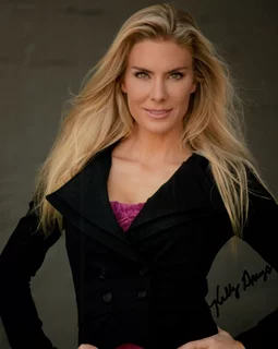 Kelly Greyson autograph