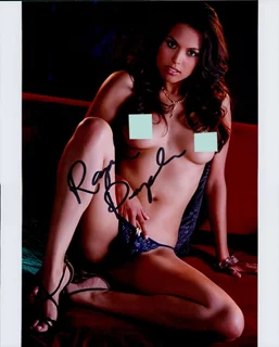 Raquel Pomplun autograph