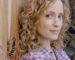 Annie Tedesco autograph