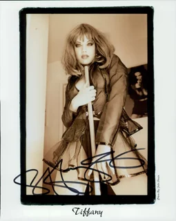 Tiffany Shepis autograph