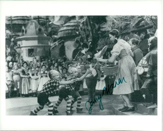 Jerry Maren autograph