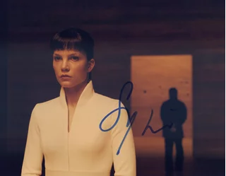 Sylvia Hoeks autograph