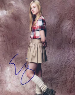 Elle Fanning autograph