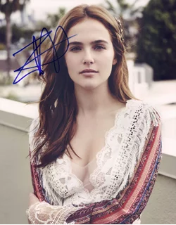 Zoey Deutch autograph