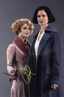Alison Sudol autograph