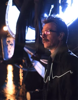 Gary Oldman autograph
