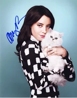Aubrey Plaza autograph