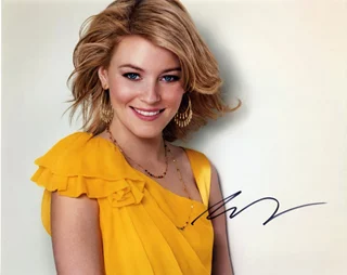 Elizabeth Banks autograph