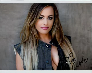 Lisa Ciara autograph