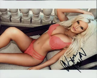 Kina Tavarozi autograph