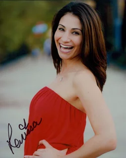 Larissa Wohl autograph