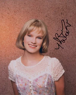 Nicholle Tom autograph