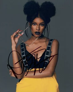 Diamond White autograph