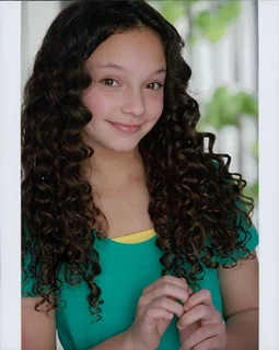 Kayla Maisonet autograph