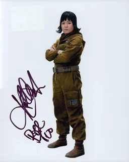 Kelly Marie Tran autograph