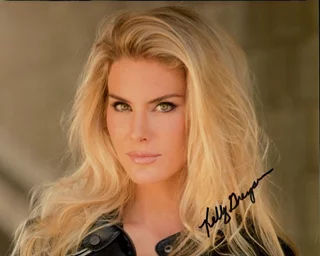 Kelly Greyson autograph