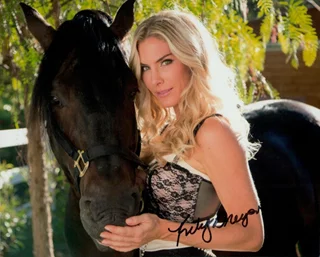 Kelly Greyson autograph