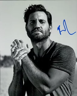 Edgar Ramirez autograph
